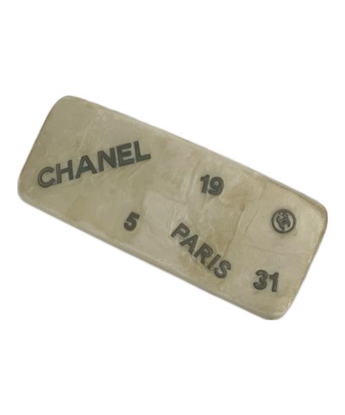 CHANEL（シャネル）CHANEL (シャネル) ロゴバレッタ アイボリーの古着・服飾アイテム