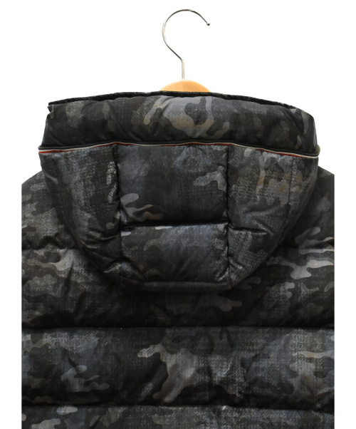 MONCLER（モンクレール）MONCLER (モンクレール) カモ柄ダウンジャケット グレー サイズ:KIDS 14の古着・服飾アイテム