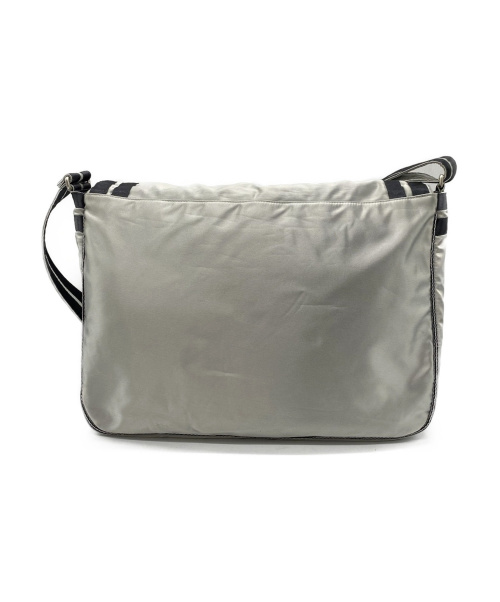 CHANEL（シャネル）CHANEL (シャネル) ショルダーバッグ シルバー スポーツ 10681282の古着・服飾アイテム