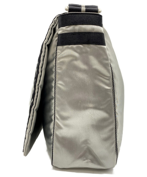 CHANEL（シャネル）CHANEL (シャネル) ショルダーバッグ シルバー スポーツ 10681282の古着・服飾アイテム