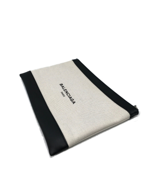 BALENCIAGA（バレンシアガ）BALENCIAGA (バレンシアガ) クラッチバッグ アイボリー 373834・9260・Z・538735 373834・9260・Z・538735の古着・服飾アイテム