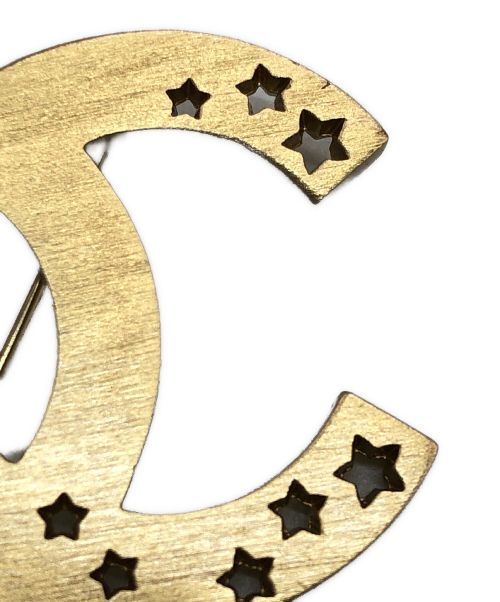 CHANEL（シャネル）CHANEL (シャネル) スターパンチングココマークブローチ ゴールドの古着・服飾アイテム