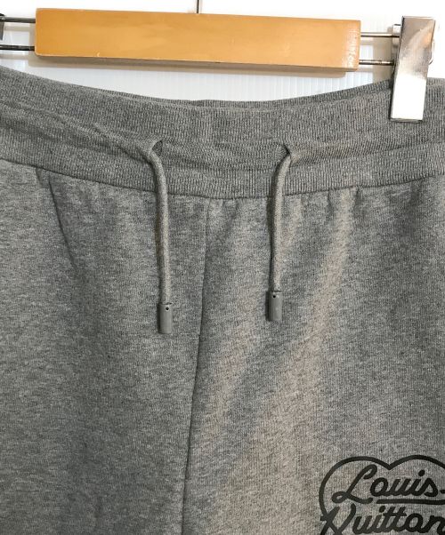 LOUIS VUITTON（ルイ ヴィトン）LOUIS VUITTON (ルイ ヴィトン) NIGO Printed Heart/ニゴプリントハート グレー サイズ:SIZE ⅩLの古着・服飾アイテム