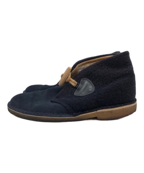 CLARKS（クラークス）CLARKS (クラークス) GLOVER ALL (グローバーオール) コラボチャッカーブーツ ネイビー サイズ:8 1/2の古着・服飾アイテム