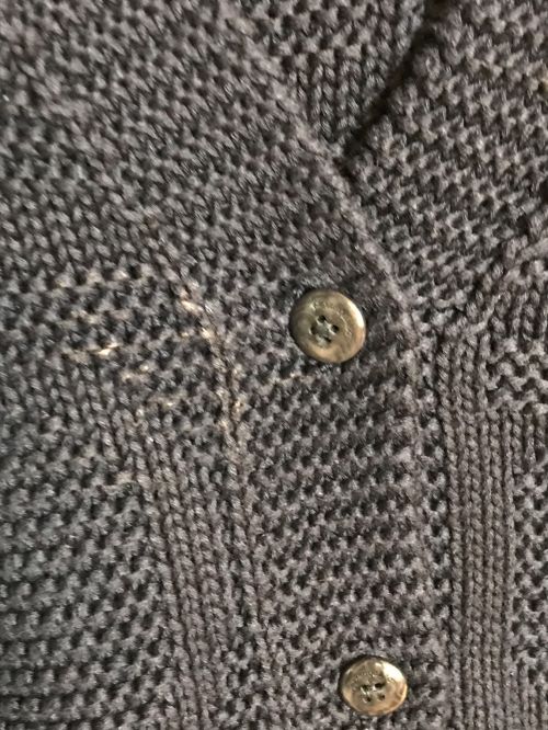 Salvatore Ferragamo（サルヴァトーレ フェラガモ）Salvatore Ferragamo (サルヴァトーレ フェラガモ) ガンチーニジャガードアンサンブルカーディガン ネイビー サイズ:カーディガン：S　ニット：Mの古着・服飾アイテム