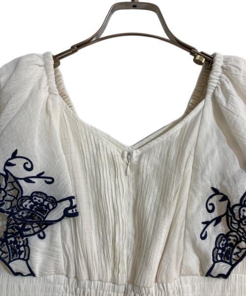 HER LIP TO（ハーリップトゥ）Her lip to (ハーリップトゥ) Cutwork Embroidery Angel Sleeve Dress ホワイト×ネイビー サイズ:Sの古着・服飾アイテム