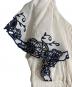 中古・古着 Her lip to (ハーリップトゥ) Cutwork Embroidery Angel Sleeve Dress ホワイト×ネイビー サイズ:S：3500円