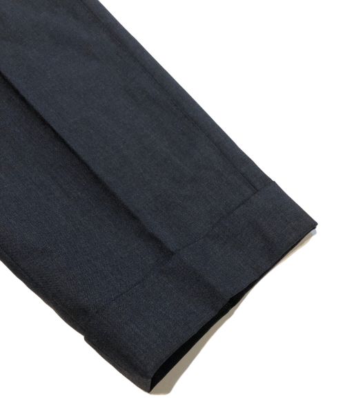 BEAMS F（ビームスエフ）BEAMS F (ビームスエフ) IGARASHI TROUSERS (イガラシ トラウザーズ) 2プリーツ サイドアジャスター スラックス グレー サイズ:46の古着・服飾アイテム