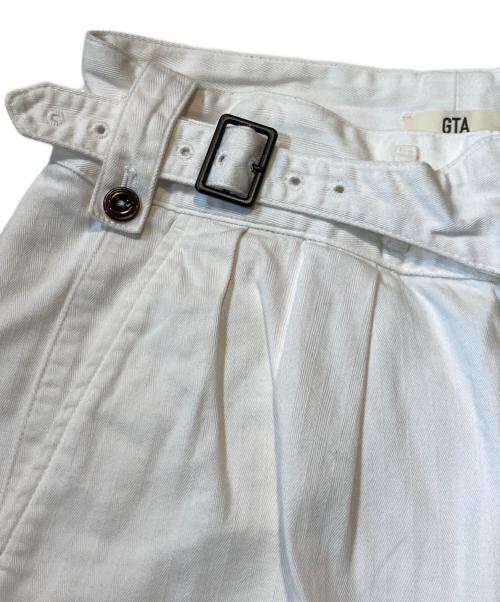G.T.A（ジーティーアー）G.T.A (ジーティーアー) GHURKA SHORT/グルカ ショーツ ホワイト サイズ:44の古着・服飾アイテム