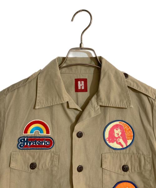 hysterics（ヒステリックス）hysterics (ヒステリックス) ボーイスカウトワッペンシャツ ベージュ サイズ:FREEの古着・服飾アイテム