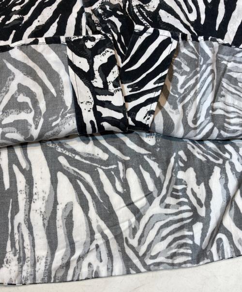 FRED PERRY（フレッドペリー）FRED PERRY (フレッドペリー) Zebra Print Revere Shirt/ゼブラプリントリビアシャツ ホワイト×ブラック サイズ:Mの古着・服飾アイテム