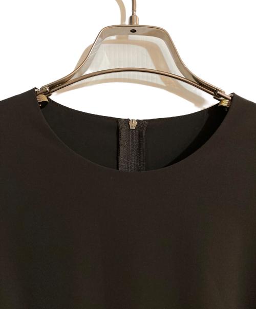 FOXEY NEWYORK（フォクシーニューヨーク）FOXEY NEWYORK (フォクシーニューヨーク) キャップスリーブ ストレッチワンピース ブラウン サイズ:40の古着・服飾アイテム