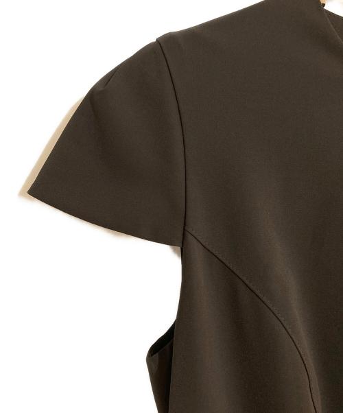 FOXEY NEWYORK（フォクシーニューヨーク）FOXEY NEWYORK (フォクシーニューヨーク) キャップスリーブ ストレッチワンピース ブラウン サイズ:40の古着・服飾アイテム