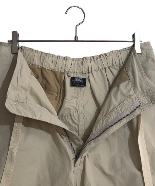 TACTICAL EQUIPMENT（タクティカル エクイットメント）TACTICAL EQUIPMENT (タクティカル エクイットメント) J.S HOMESTEAD (ジャーナルスタンダード ホームステッド) N/C ECW CARGO SHORTS/カーゴショーツ アイボリー サイズ:不明の古着・服飾アイテム