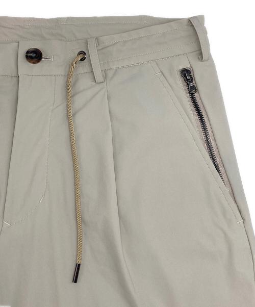 Junhashimoto（ジュンハシモト）Junhashimoto (ジュンハシモト) EASY TUCK PANTS 2WAY NYLON STRETCH/イージータックパンツナイロン ストレッチ アイボリー サイズ:3の古着・服飾アイテム