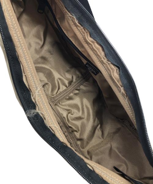 PORTER（ポーター）PORTER (ポーター) 三日月ショルダーバッグ カーキの古着・服飾アイテム