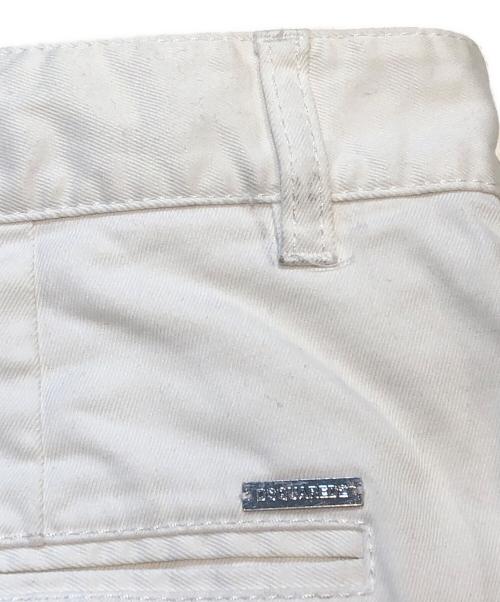 DSQUARED2（ディースクエアード）DSQUARED2 (ディースクエアード) ロゴプレートデニム ホワイト サイズ:48の古着・服飾アイテム