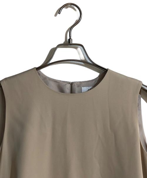 ESTNATION（エストネーション）ESTNATION (エストネーション) ノースリーブAラインワンピース ベージュ サイズ:36 未使用品の古着・服飾アイテム