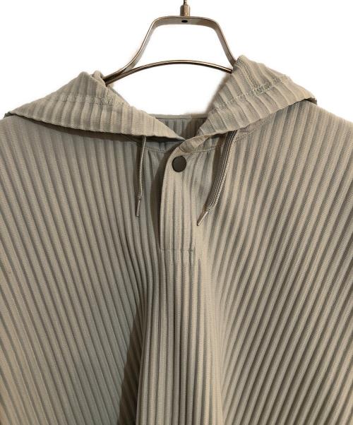 HOMME PLISSE ISSEY MIYAKE（オム プリッセ イッセイ ミヤケ）HOMME PLISSE ISSEY MIYAKE (オムプリッセ イッセイ ミヤケ) プリーツフーディ グレー サイズ:2の古着・服飾アイテム