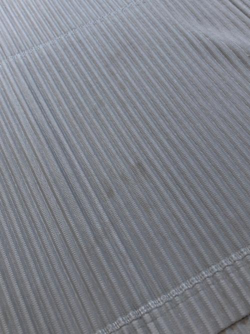 HOMME PLISSE ISSEY MIYAKE（オム プリッセ イッセイ ミヤケ）HOMME PLISSE ISSEY MIYAKE (オムプリッセ イッセイ ミヤケ) プリーツフーディ グレー サイズ:2の古着・服飾アイテム