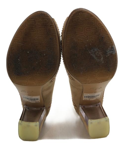 GINZA yoshinoya（銀座ヨシノヤ）GINZA yoshinoya (銀座ヨシノヤ) スタッズクリアソールパンプス ベージュ サイズ:37の古着・服飾アイテム