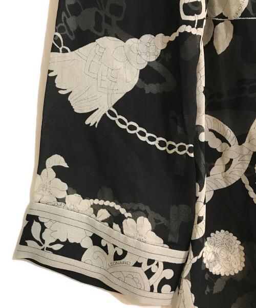 LEONARD FASHION（レオナールファッション）LEONARD FASHION (レオナールファッション) シルク100％総柄シースルーブラウス ブラック サイズ:11の古着・服飾アイテム