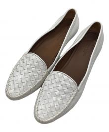 BOTTEGA VENETA（ボッテガベネタ）の古着「イントレチャートヒールローファー」｜ホワイト