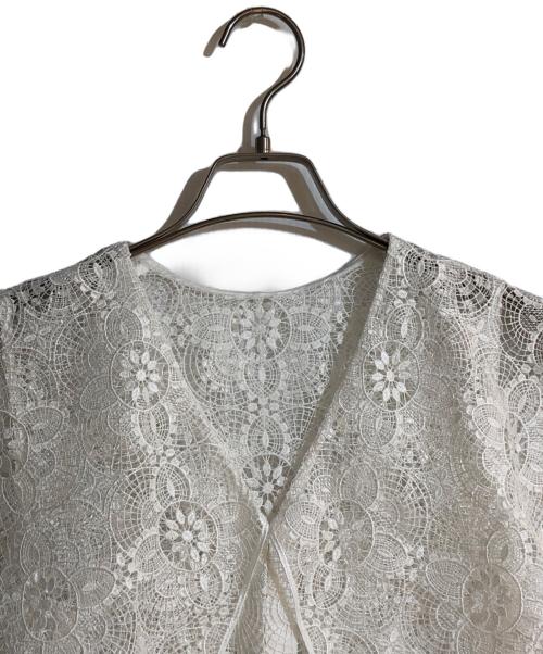 LE CIEL BLEU（ルシェルブルー）LE CIEL BLEU (ルシェルブルー) クロシェレースシャツ ホワイト サイズ:36の古着・服飾アイテム