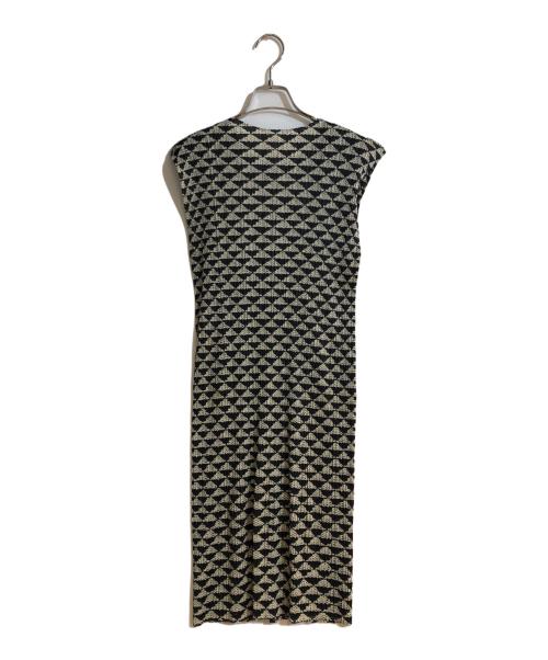 PLEATS PLEASE（プリーツプリーズ）PLEATS PLEASE (プリーツプリーズ) ノースリーブワンピース ホワイト×ブラック サイズ:3の古着・服飾アイテム