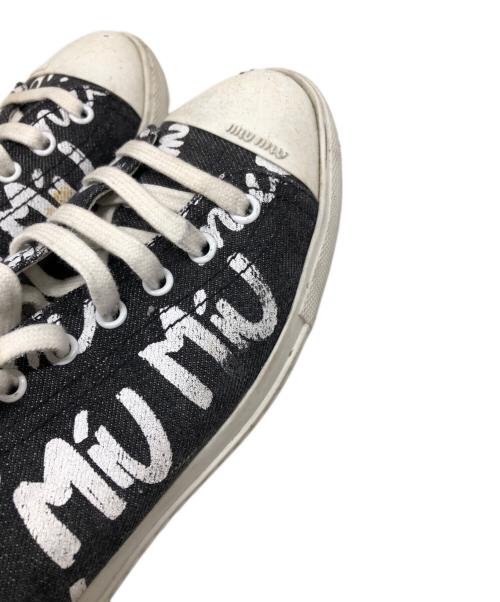 MIU MIU（ミュウミュウ）MIU MIU (ミュウミュウ) デニムローカットスニーカー グレー サイズ:23.5㎝の古着・服飾アイテム