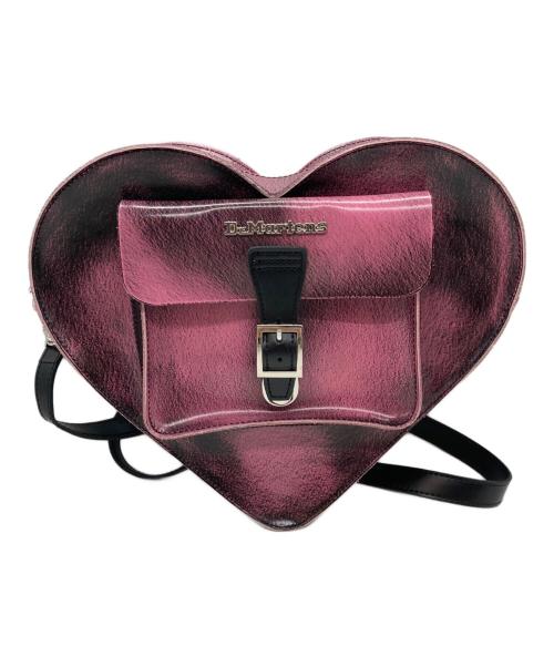 Dr.Martens（ドクターマーチン）Dr.Martens (ドクターマーチン) Heart backpack ブラック×フォンダンピンクの古着・服飾アイテム