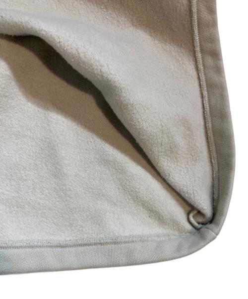 FOG ESSENTIALS（フィアオブゴッド エッセンシャル）FOG ESSENTIALS (フィアオブゴッド エッセンシャル) ロゴプルオーバーパーカー ベージュ サイズ:Mの古着・服飾アイテム