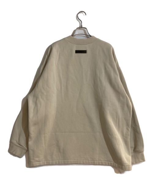 FOG ESSENTIALS（フィアオブゴッド エッセンシャル）FOG ESSENTIALS (フィアオブゴッド エッセンシャル) ロゴワンポイントスウェット ベージュ サイズ:Mの古着・服飾アイテム