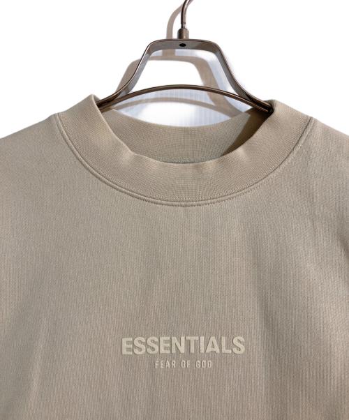 FOG ESSENTIALS（フィアオブゴッド エッセンシャル）FOG ESSENTIALS (フィアオブゴッド エッセンシャル) ロゴワンポイントスウェット ベージュ サイズ:Mの古着・服飾アイテム
