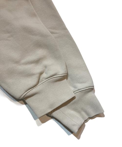 FOG ESSENTIALS（フィアオブゴッド エッセンシャル）FOG ESSENTIALS (フィアオブゴッド エッセンシャル) ロゴワンポイントスウェット ベージュ サイズ:Mの古着・服飾アイテム