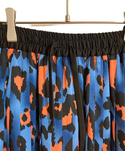 NOISE MAKER（ノイズメーカー）NOISE MAKER (ノイズメーカー) ハートレオパードボリュームプリーツスカート ブルー サイズ:38の古着・服飾アイテム