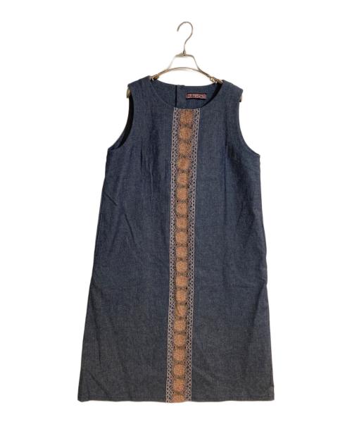 M.&KYOKO（エムアンドキョウコ）M.&KYOKO (エムアンドキョウコ) コラージュ刺繍デニムノースリーブワンピース インディゴ サイズ:Mの古着・服飾アイテム