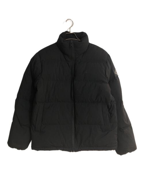 Calvin Klein Jeans（カルバンクラインジーンズ）Calvin Klein Jeans (カルバンクラインジーンズ) ロゴパッチダウンジャケット ブラック サイズ:Sの古着・服飾アイテム