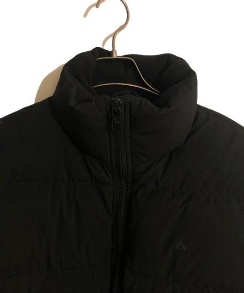 Calvin Klein Jeans（カルバンクラインジーンズ）Calvin Klein Jeans (カルバンクラインジーンズ) ロゴパッチダウンジャケット ブラック サイズ:Sの古着・服飾アイテム