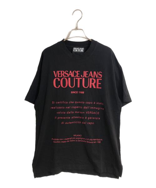 VERSACE JEANS COUTURE（ヴェルサーチ ジーンズクチュール）VERSACE JEANS COUTURE (ヴェルサーチ ジーンズクチュール) ロゴプリントＴシャツ ブラック サイズ:Sの古着・服飾アイテム