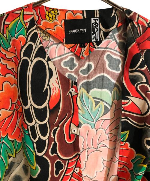 rebellious behavior（レベリアス ビヘイビア）rebellious behavior (レベリアス ビヘイビア) アロハシャツ レッド サイズ:Lの古着・服飾アイテム