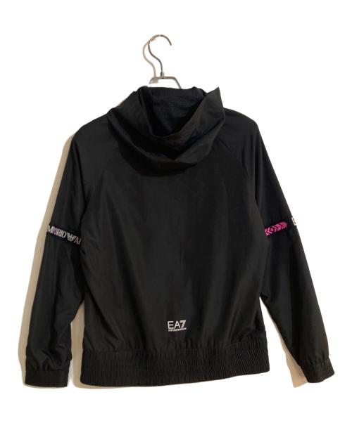 EA7（イーエーセブン）EA7 (イーエーセブン) ロゴテープナイロンフーデットジャケット ブラック サイズ:Mの古着・服飾アイテム
