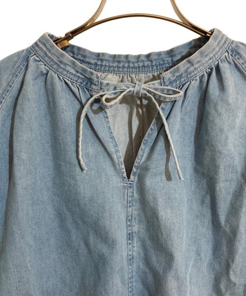 23区（ニジュウサンク）23区 (ニジュウサンク) ライトダンガリー サマー スキッパーブラウス スカイブルー サイズ:44の古着・服飾アイテム