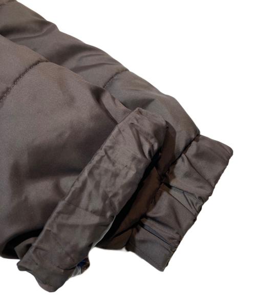 Salvatore Ferragamo（サルヴァトーレ フェラガモ）Salvatore Ferragamo (サルヴァトーレ フェラガモ) バンダナ柄中綿ジャケット ブラウン サイズ:XSの古着・服飾アイテム