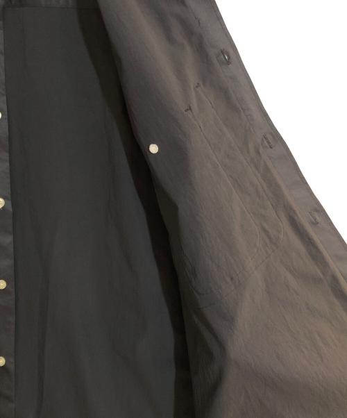 DAIWA PIER39（ダイワ ピア39）DAIWA PIER39 (ダイワ ピア39) TECH BAND COLLAR SHIRTS グレー サイズ:Lの古着・服飾アイテム