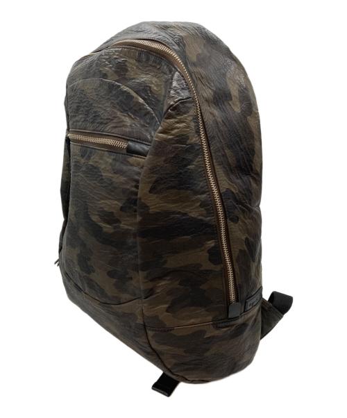 agnes b voyage（アニエスベーボヤージュ）agnes b voyage (アニエスベーボヤージュ) カモ柄リュック オリーブの古着・服飾アイテム