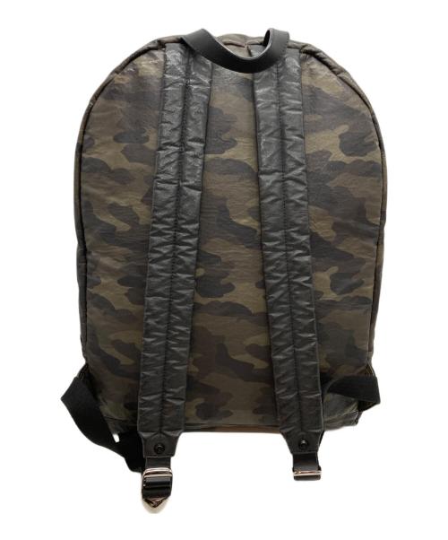 agnes b voyage（アニエスベーボヤージュ）agnes b voyage (アニエスベーボヤージュ) カモ柄リュック オリーブの古着・服飾アイテム