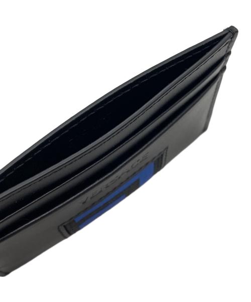 VERSACE（ヴェルサーチェ）VERSACE (ヴェルサーチェ) グリークモチーフカードケース ブラック×ブルーの古着・服飾アイテム