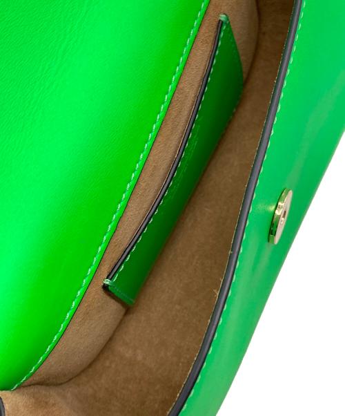 J.W.ANDERSON（ジェイダブリューアンダーソン）J.W.ANDERSON (ジェイダブリューアンダーソン) CHAIN BAGUETTE BAG グリーンの古着・服飾アイテム