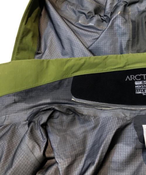 ARC'TERYX（アークテリクス）ARC'TERYX (アークテリクス) BETA HYBRID JACKET/ベータ SL ジャケット グリーン サイズ:Sの古着・服飾アイテム